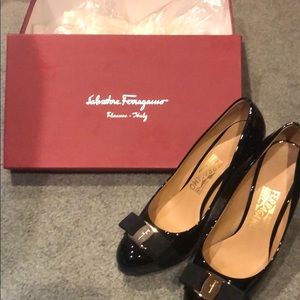 Salvatore ferragamo pimpa pumps